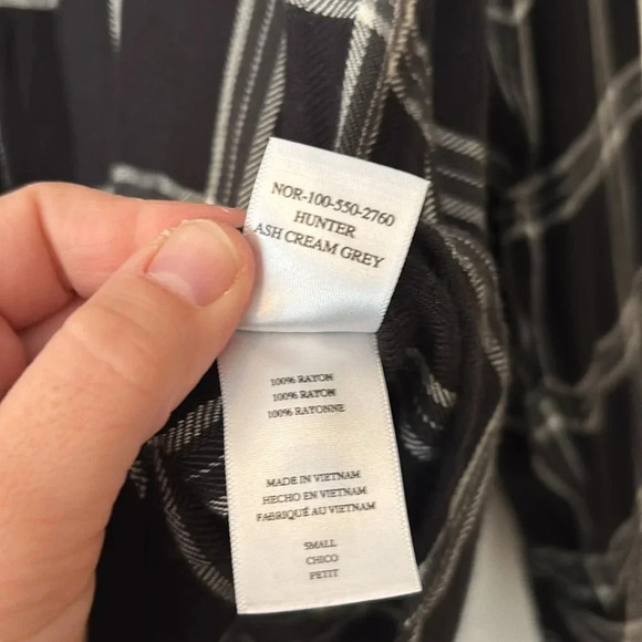 Rails Black and White Plaid Button Down Shirt - Size S - Picture 5 of 7